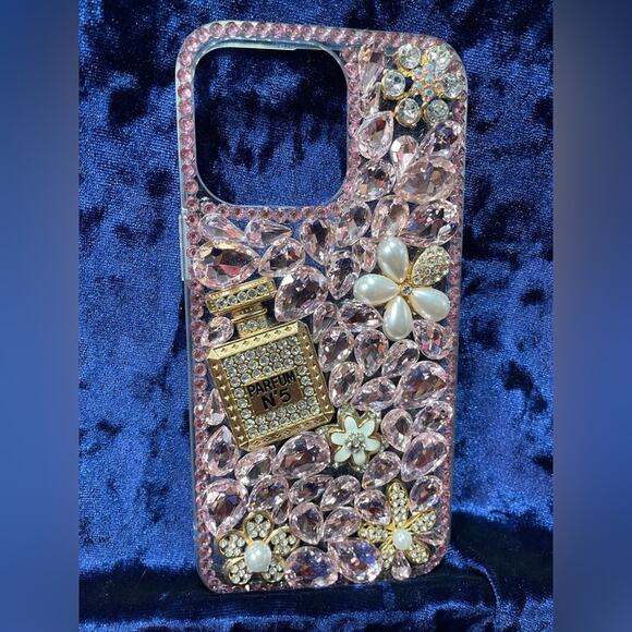 Luxury Pink Crystal Perfume Bottle Phone Case IPHONE 15 - Picture 2 of 2